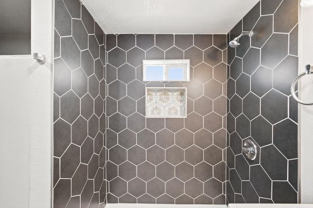 501 Veranda Road NW, Albuquerque, NM 87107
