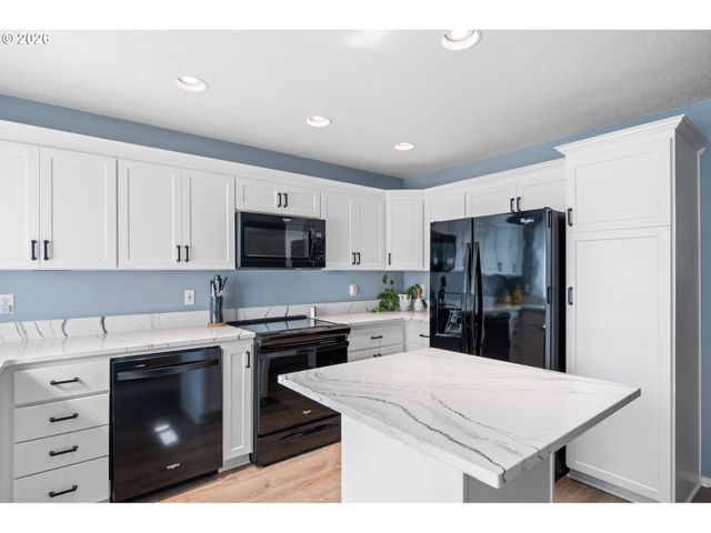 22046 Sw GRAHAMS FERRY Rd C, Tualatin, OR 97062
