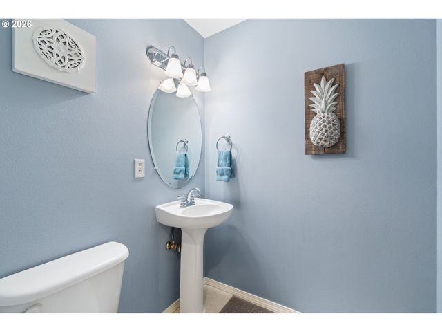 22046 Sw GRAHAMS FERRY Rd C, Tualatin, OR 97062