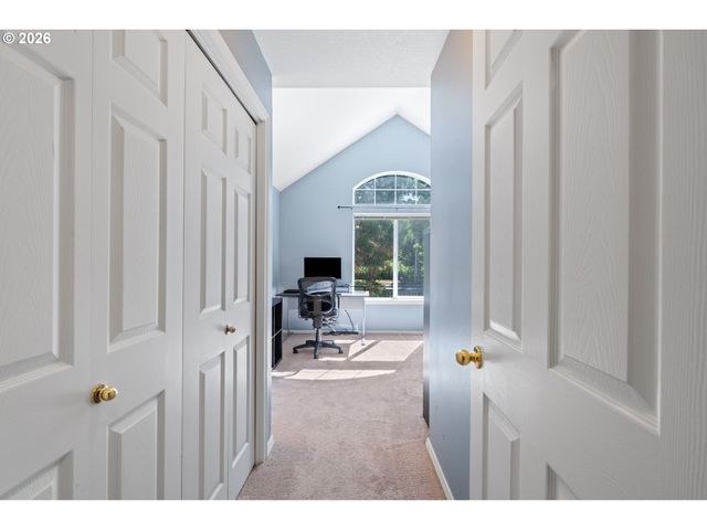 22046 Sw GRAHAMS FERRY Rd C, Tualatin, OR 97062