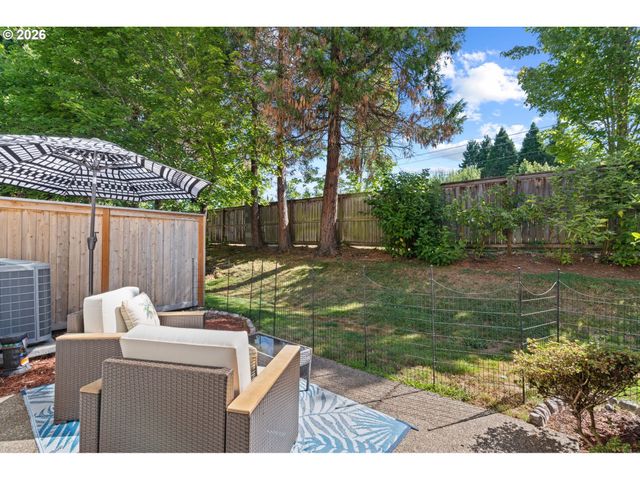 22046 Sw GRAHAMS FERRY Rd C, Tualatin, OR 97062