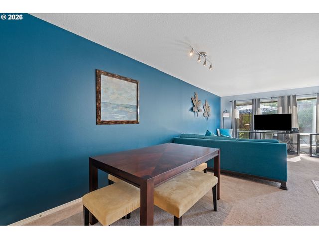 22046 Sw GRAHAMS FERRY Rd C, Tualatin, OR 97062