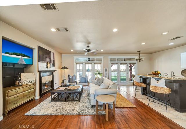 39943 Penina, Palmdale, CA 93551