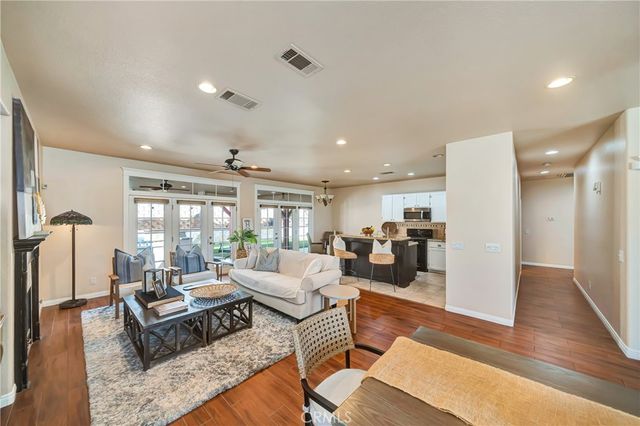 39943 Penina, Palmdale, CA 93551