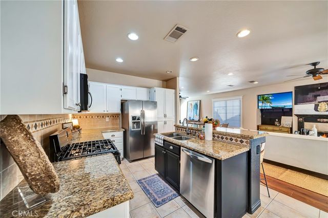 39943 Penina, Palmdale, CA 93551
