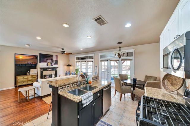 39943 Penina, Palmdale, CA 93551