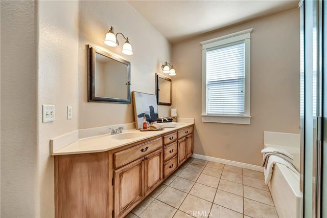 39943 Penina, Palmdale, CA 93551