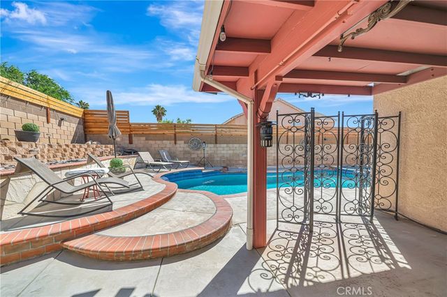39943 Penina, Palmdale, CA 93551