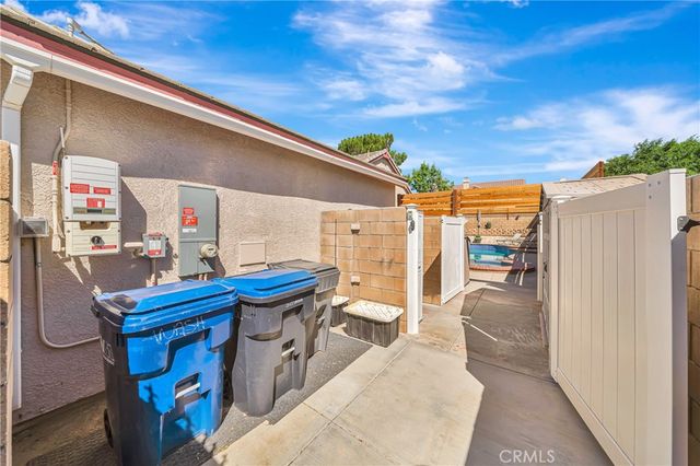 39943 Penina, Palmdale, CA 93551