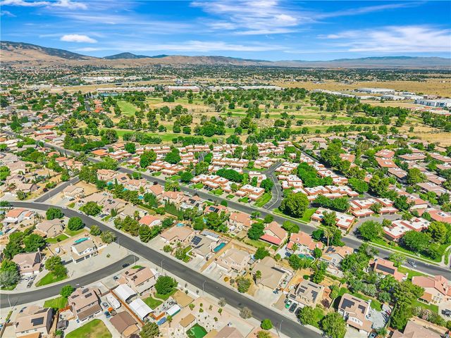 39943 Penina, Palmdale, CA 93551