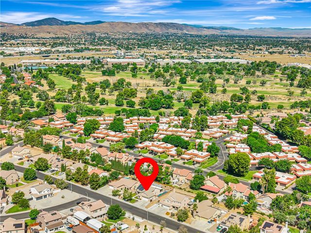 39943 Penina, Palmdale, CA 93551