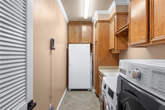 705 Kingsmill Court, College Station, TX 77845