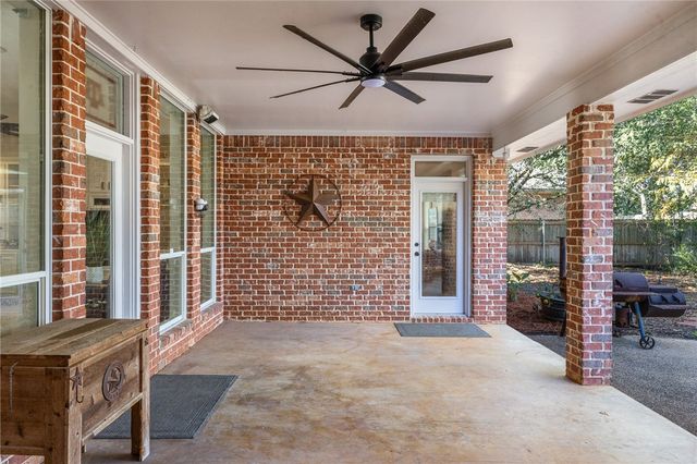 705 Kingsmill Court, College Station, TX 77845