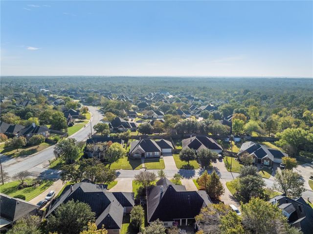 705 Kingsmill Court, College Station, TX 77845