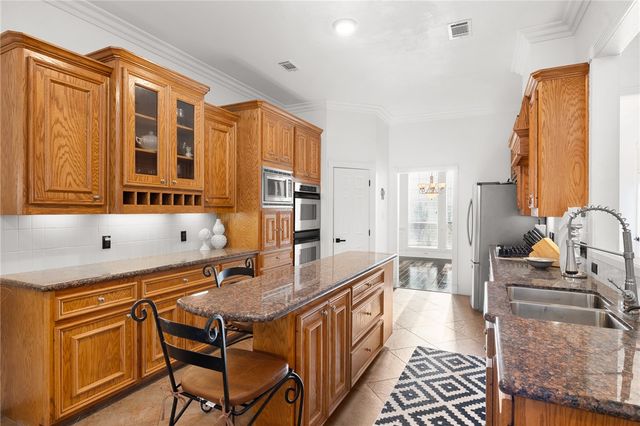 705 Kingsmill Court, College Station, TX 77845