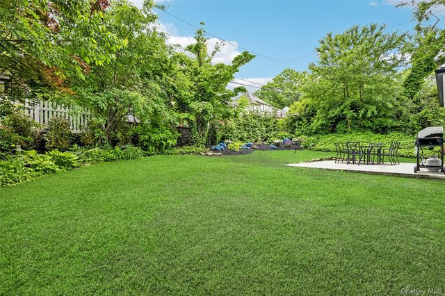 22 Shorehaven Lane, Manhasset, NY 11030