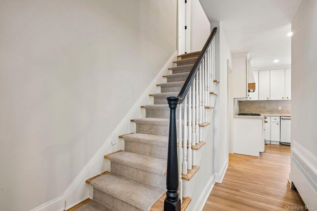 22 Shorehaven Lane, Manhasset, NY 11030