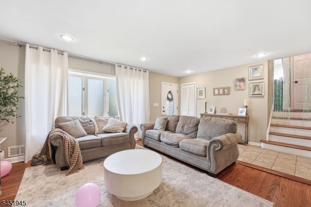 230 Watchung Ave, Bloomfield Twp., NJ 07003