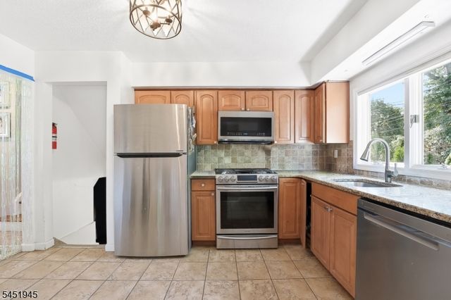 230 Watchung Ave, Bloomfield Twp., NJ 07003