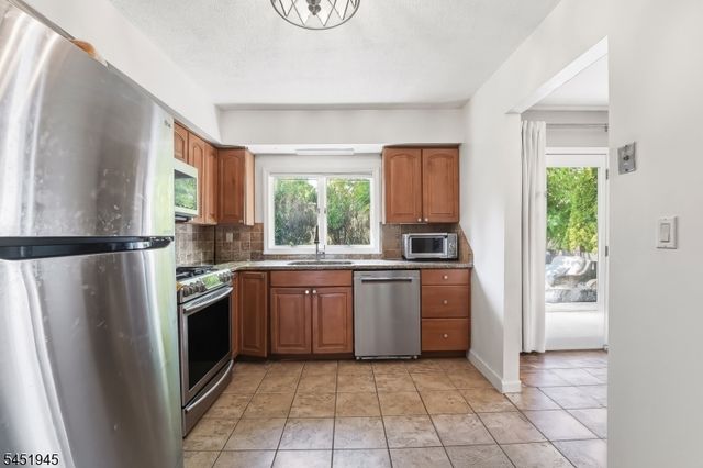 230 Watchung Ave, Bloomfield Twp., NJ 07003