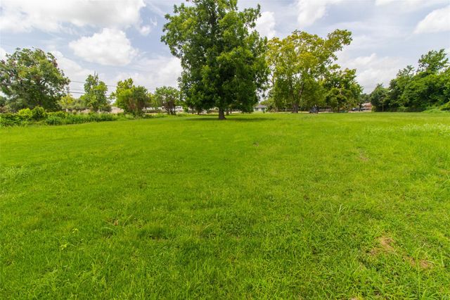 7204 Homestead Road, Houston, TX 77028