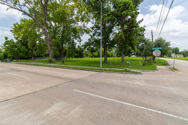 7204 Homestead Road, Houston, TX 77028