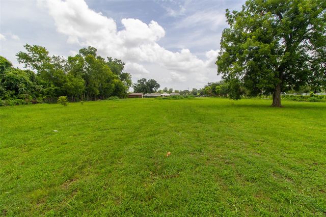 7204 Homestead Road, Houston, TX 77028