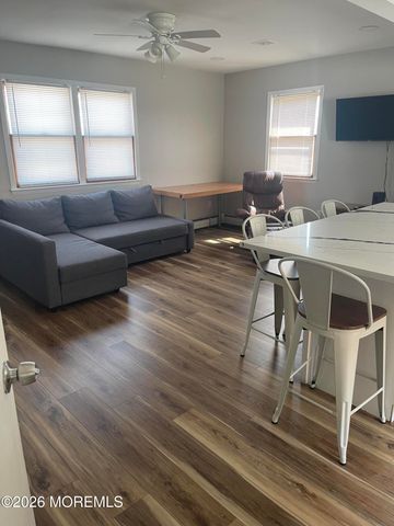 127 Hancock Avenue upstairs, Seaside Heights, NJ 08751
