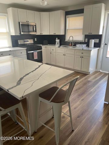 127 Hancock Avenue upstairs, Seaside Heights, NJ 08751