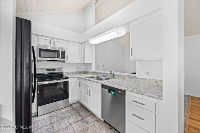 2209 TWIN PINES Circle N, Jacksonville, FL 32246