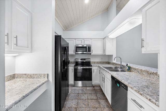 2209 TWIN PINES Circle N, Jacksonville, FL 32246