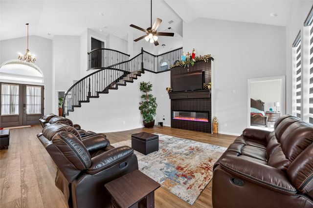 214 Tradd Street, Glenn Heights, TX 75154