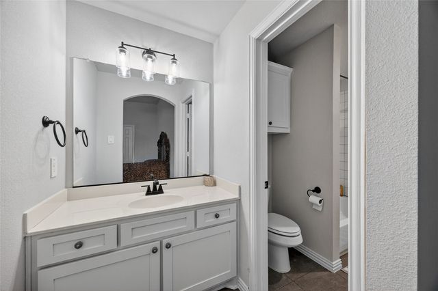 214 Tradd Street, Glenn Heights, TX 75154