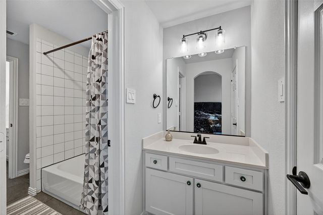 214 Tradd Street, Glenn Heights, TX 75154