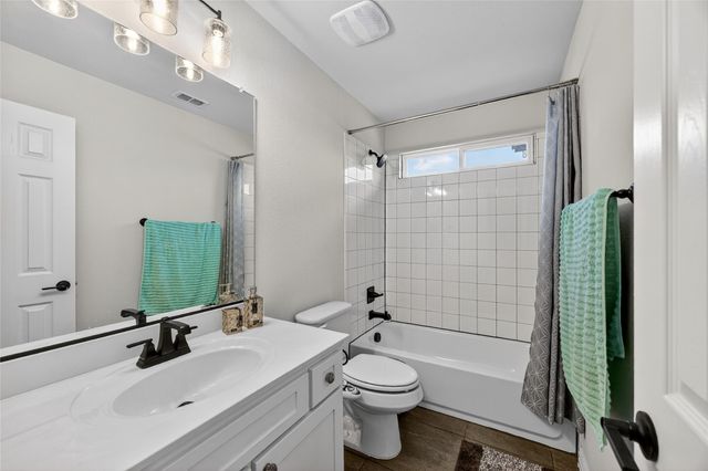 214 Tradd Street, Glenn Heights, TX 75154