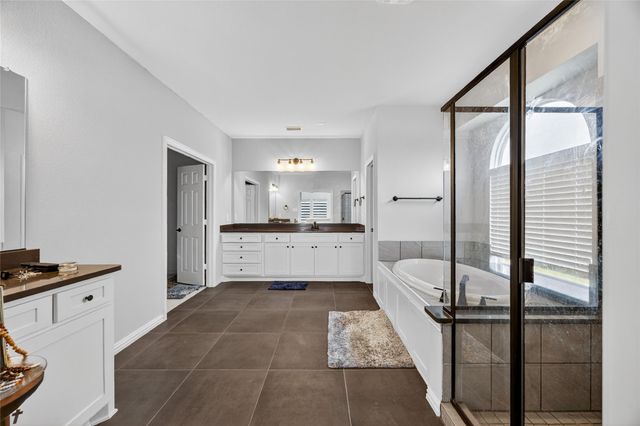 214 Tradd Street, Glenn Heights, TX 75154