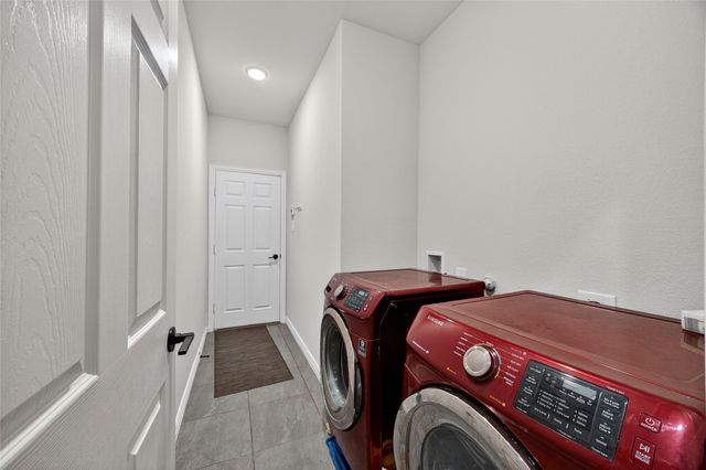 214 Tradd Street, Glenn Heights, TX 75154