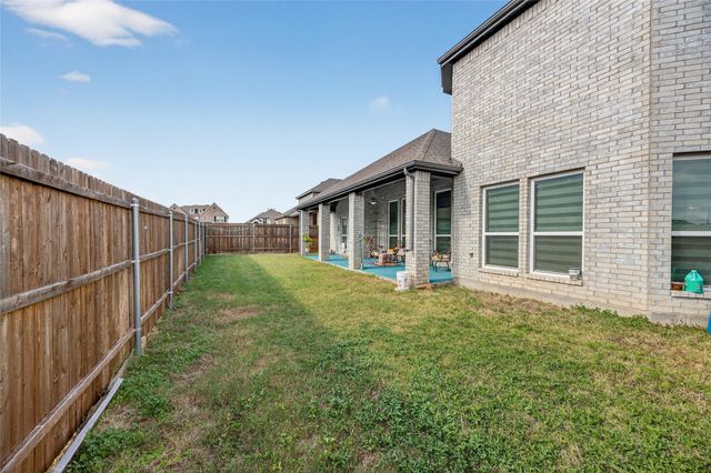 214 Tradd Street, Glenn Heights, TX 75154