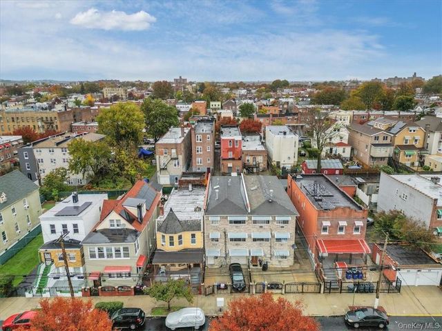 931 E 216th Street, Bronx, NY 10469