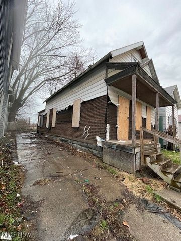 5827 Portage Avenue, Cleveland, OH 44127