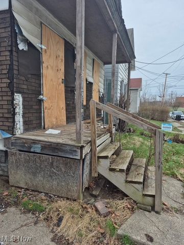 5827 Portage Avenue, Cleveland, OH 44127