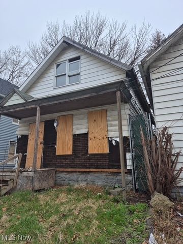 5827 Portage Avenue, Cleveland, OH 44127