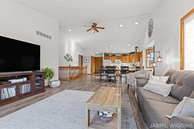 1120 Amber Ridge Drive, Byron Center, MI 49315