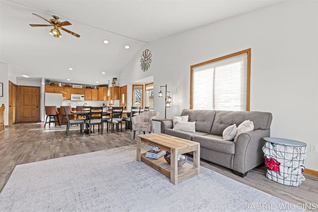 1120 Amber Ridge Drive, Byron Center, MI 49315