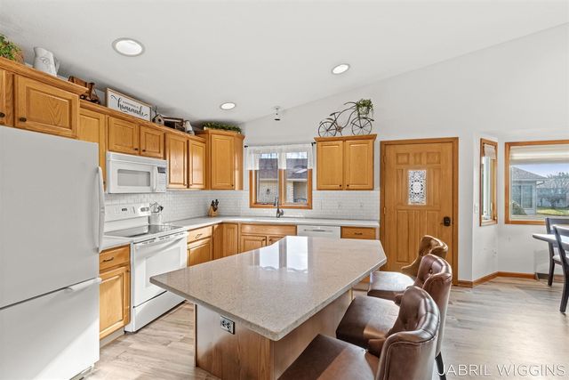 1120 Amber Ridge Drive, Byron Center, MI 49315