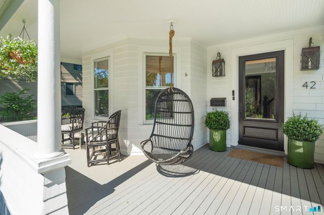 42 Hoyt Street, New Canaan, CT 06840