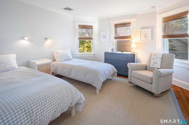 42 Hoyt Street, New Canaan, CT 06840