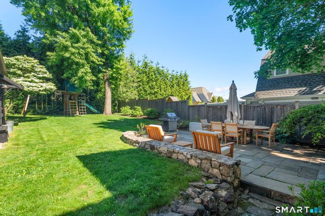 42 Hoyt Street, New Canaan, CT 06840