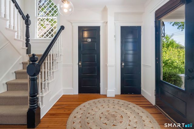 42 Hoyt Street, New Canaan, CT 06840