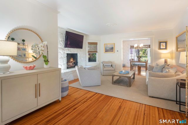 42 Hoyt Street, New Canaan, CT 06840